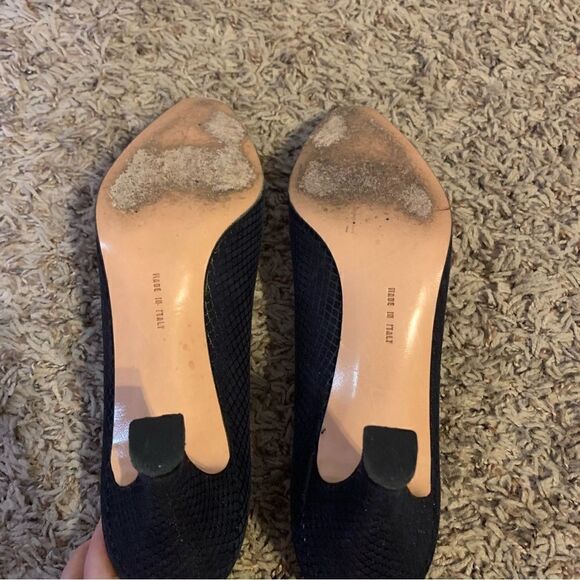 Black Pebbled Salvatore Ferragamo Pumps Size 8 AAA Narrow - Picture 7 of 10